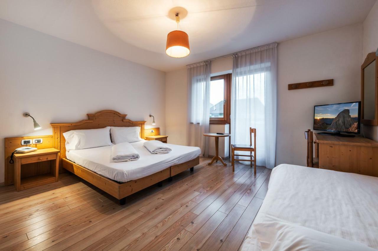 Hotel Europa Pozza di Fassa Eksteriør bilde