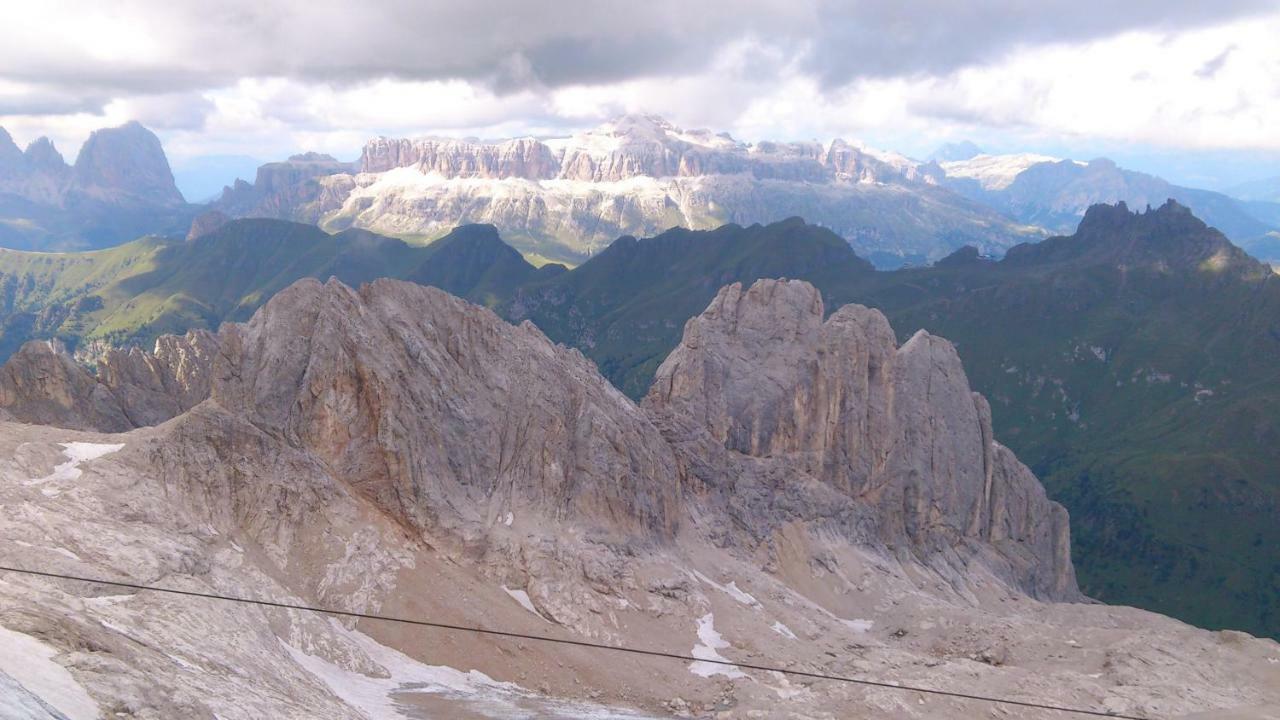 Hotel Europa Pozza di Fassa Eksteriør bilde